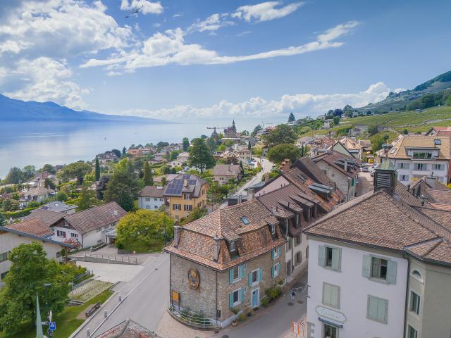 Besonderes Winzerhaus im Herzen des alten Dorfes mit Seeblick