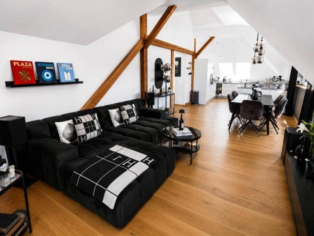 Besonderes Wohngefühl: Stilvolle Dachgeschosswohnung mit Terrasse in Salzburg Stadt