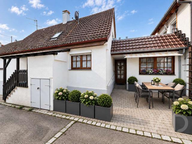 Besonders statt Standard | Einfamilienhaus mit 5 Zimmern, 2 Bädern & modernisiertem Obergeschoss