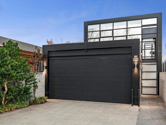 Bespoke Architectural Brilliance in the Heart of Windy Hill