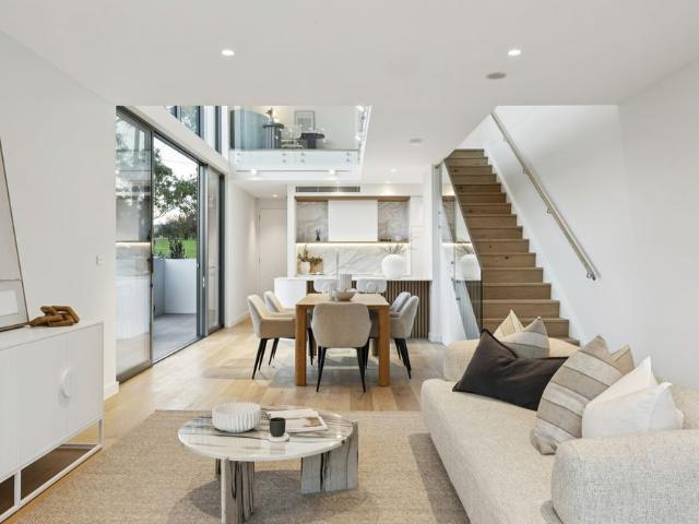 Bespoke Architectural Living in the Heart of Griffith
