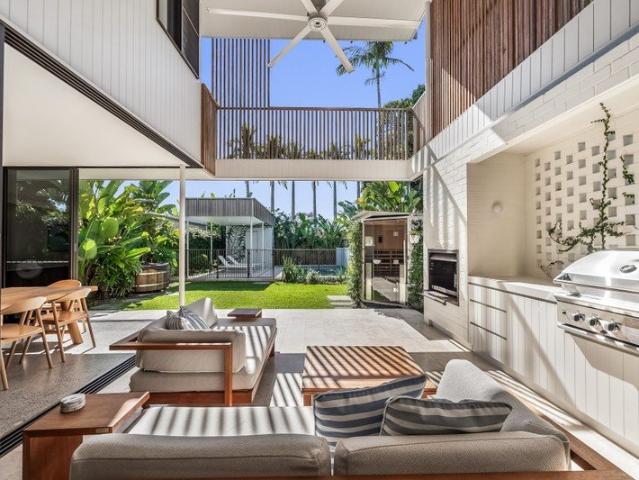 Bespoke Architectural Residence in Byron Bay's Golden Grid