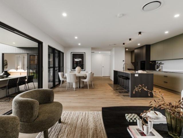 Bespoke Build + Natural Surrounds + Habitat Mt Kynoch