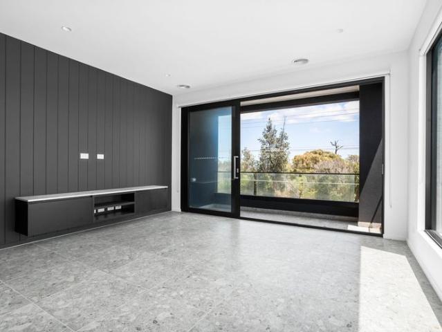 Bespoke Beachfront Luxury in Seaford