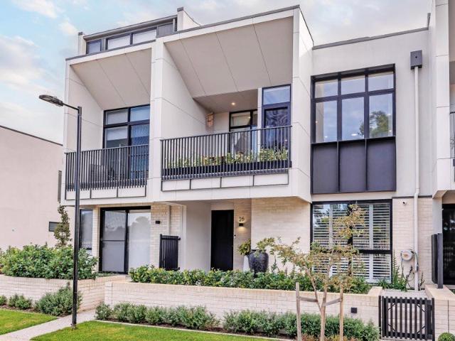 Bespoke Design for Luxury Living and Direct Golf Course Views