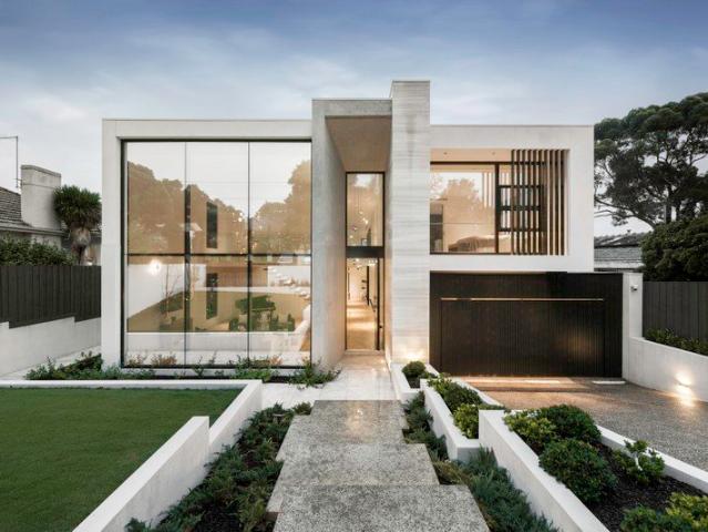 Bespoke, expansive & luxurious new family masterpiece