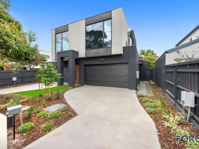 Bespoke Family Living Fronting Boss James Reserve