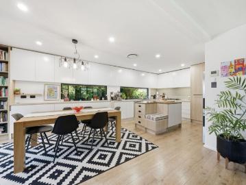Bespoke Family Living in Sun Washed Flexible Home
