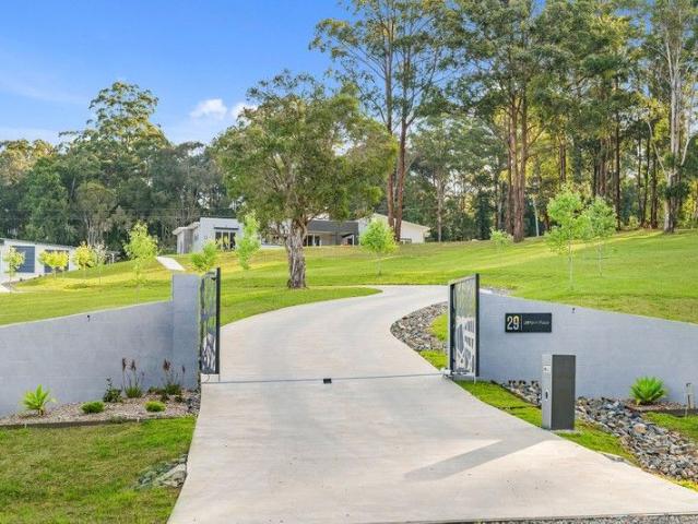 Near New Contemporary Retreat With Exceptional Views