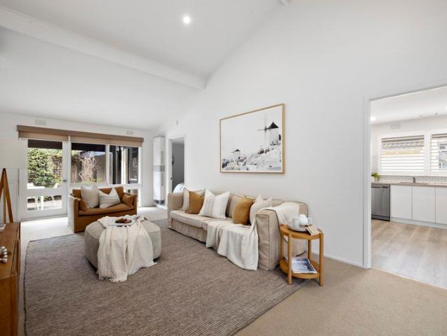 Bespoke Single Level Beachside Haven