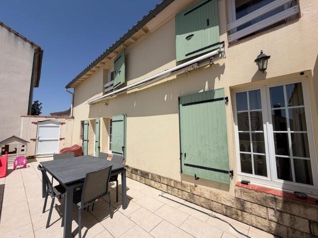 Bessay 85320 Au Calme Charmante Maison En Pierres Renovee. 163m² Bessay