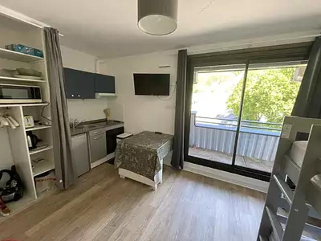 Besse et Saint Anastaise 63610 Achat / Vente appartement 1 pièce t1 au dernier étage