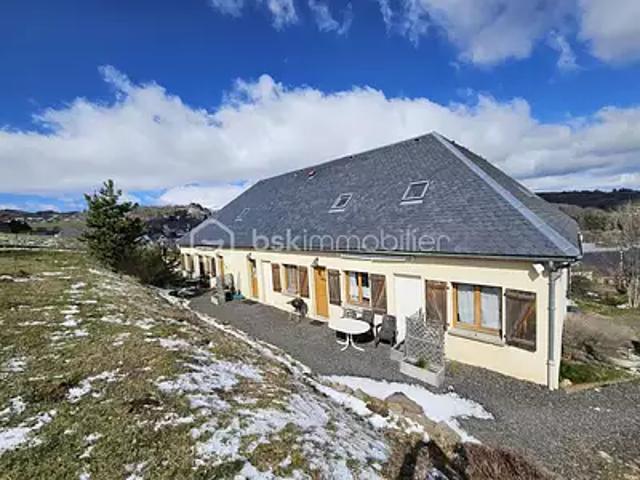 Besse et Saint Anastaise 63610 Achat / Vente maison 12 pièces t12