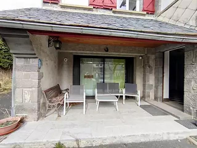 Besse et Saint Anastaise 63610 Achat / Vente maison 12 pièces t12 terrasse