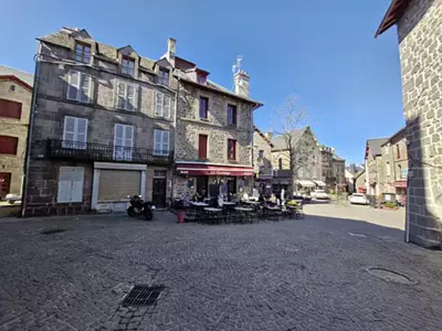 Besse et Saint Anastaise 63610 Achat / Vente maison 7 pièces t7