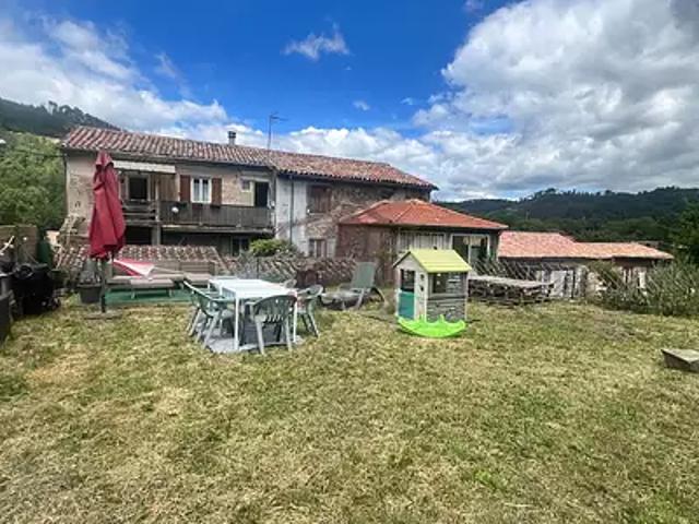 Bessèges 30160 Achat / Vente appartement 8 pièces t8 au dernier étage cave