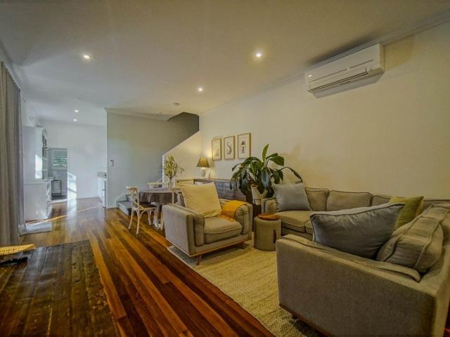 Better than an Apartment Beautiful Flat in Leafy Grays Point