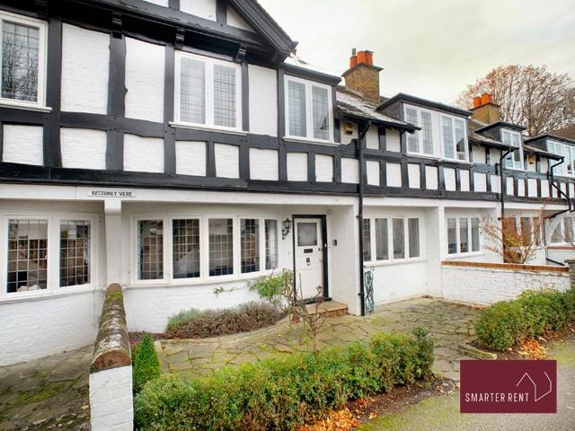 Bettoney Vere, Bray SL6 3 bed terraced house to rent £5,400 pcm £1,246 pw