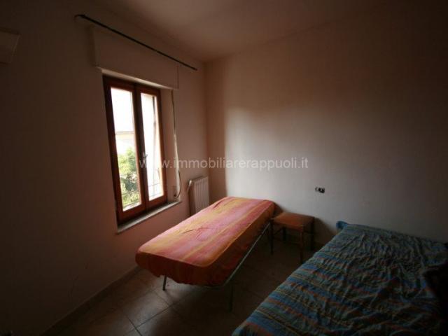 Bettolle vendesi appartamento con ingresso indipendente al p. 5m² Bettolle