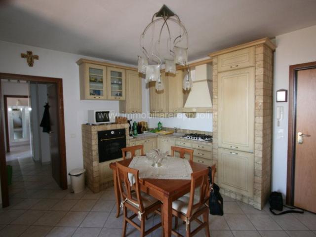 Bettolle vendesi appartamento di 77 mq con ingresso condomin. 77m² Bettolle
