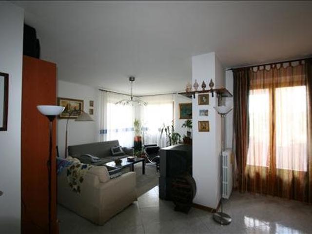 Bettolle vendesi appartamento di mq 134 con ingresso indipen. 134m² Bettolle