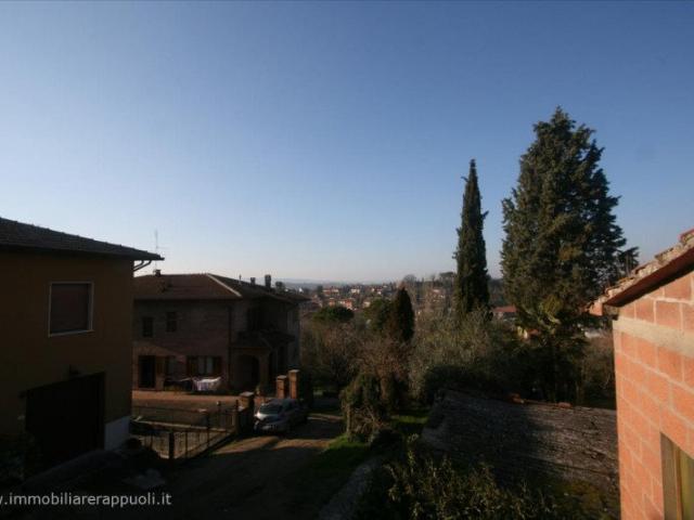 Bettolle vendesi casa singola disposta su due livelli di mq. 221m² Bettolle