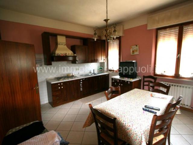 Bettolle vendesi in campagna porzione di casale capotesta di. 240m² Bettolle