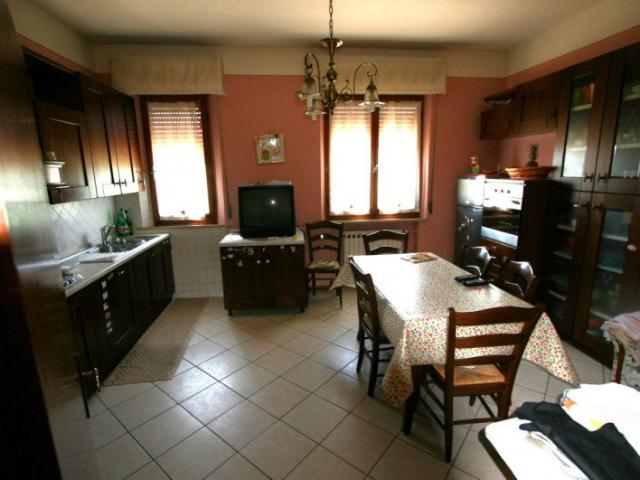 Bettolle vendesi in campagna porzione di casale capotesta di. 240m² Bettolle