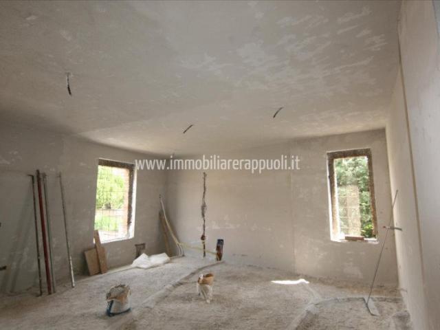 Bettolle vendesi terratetto di mq 250 capotesta disposto su. 250m² Bettolle