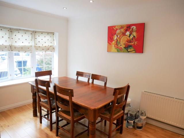 Betham Road, Greenford UB6 4 bed semi detached house to rent £3,600 pcm £831 pw