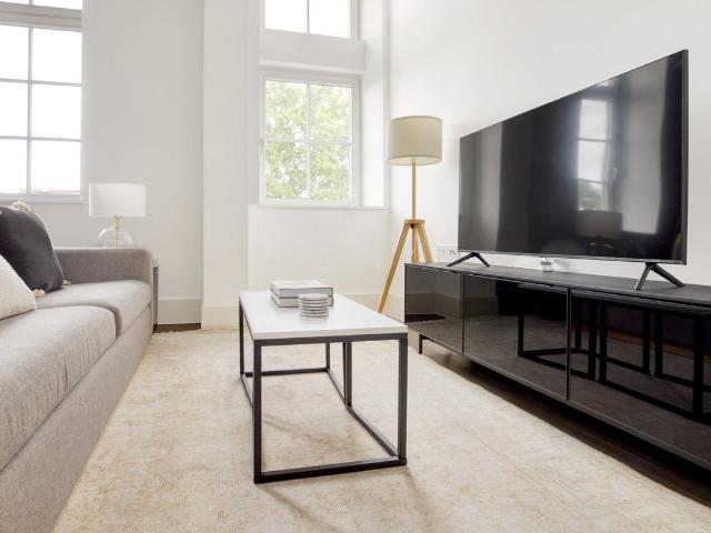 Bethnal Green E2, 1 bed flat to rent, £2,700 pcm | PrimeLocation