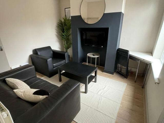 Bethnal Green, Hull HU6 3 bed house to rent £500 pcm £115 pw