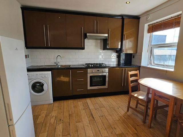 Bethnal Green Road, London E2, 2 bed flat to rent, £2,300 pcm | PrimeLocation
