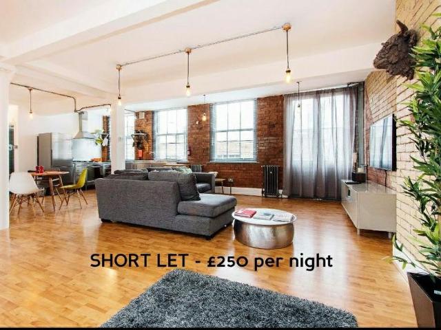 Bethnal Green Road, Spitalfields, London, E1 6AW, United Kingdom | 2 bed townhouse for rent #126196029 | Rentberry