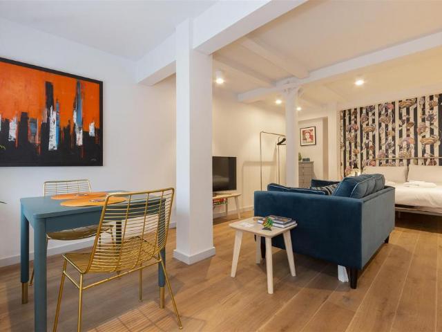 Bethnal Green Road, Spitalfields, London, E1 6AW, United Kingdom | Studio townhouse for rent #115643729 | Rentberry