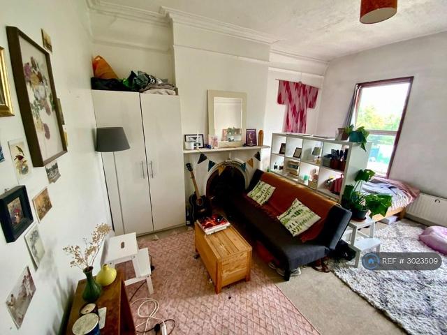 Bethune Road, London, N16 1 bed in a flat share to rent £700 pcm £162 pw