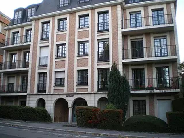 Béthune 62400 Location appartement 2 pièces t2 au dernier étage parking