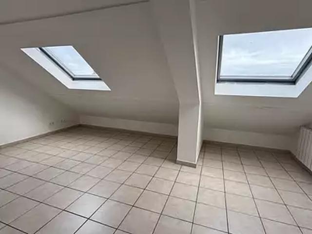 Béthune 62400 Location appartement 3 pièces t3 au dernier étage parking