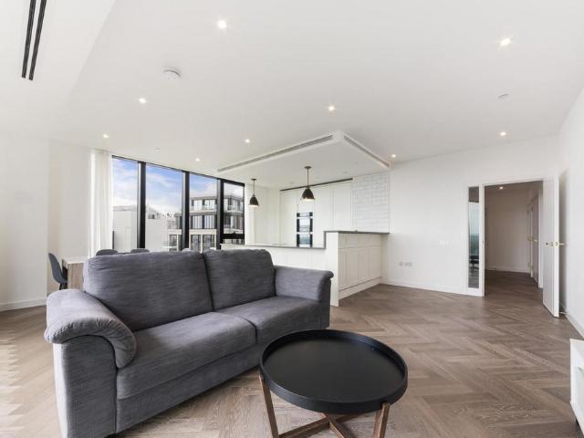 Beto, 100 The Highway, London, E1W 2BX, United Kingdom | 3 bed apartment for rent #123422207 | Rentberry