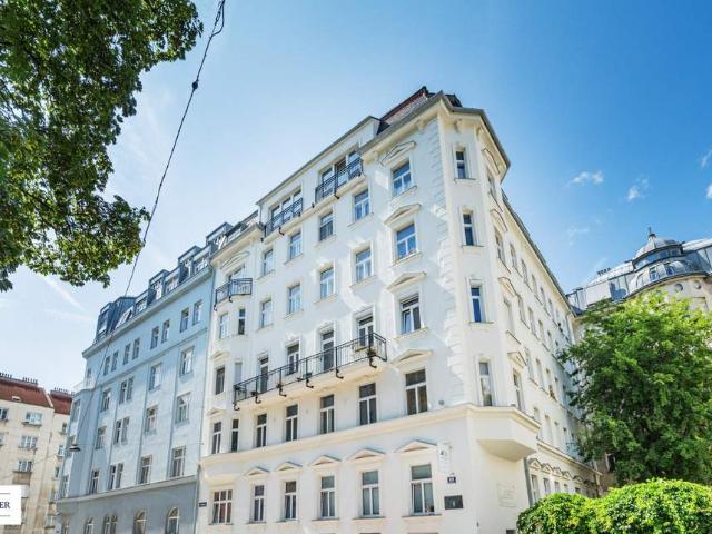 Betongold: Unbefristet vermietete Altbauwohnung zur Kapitalanlage mit 2,80% Rendite in elegantem Altbau des 4. Bezirks