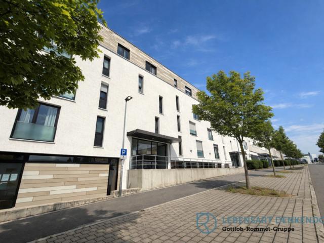 „Betreutes, seniorengerechtes Wohnen“ – Attraktive 3 Zimmer Dachgeschosswohnung m. gr. Dachterrasse