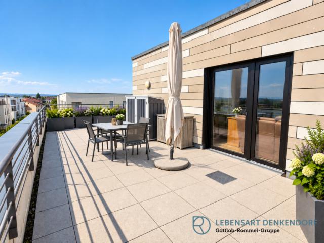 „Betreutes, seniorengerechtes Wohnen“ – Attraktive 3 Zimmer Dachgeschosswohnung m. gr. Dachterrasse