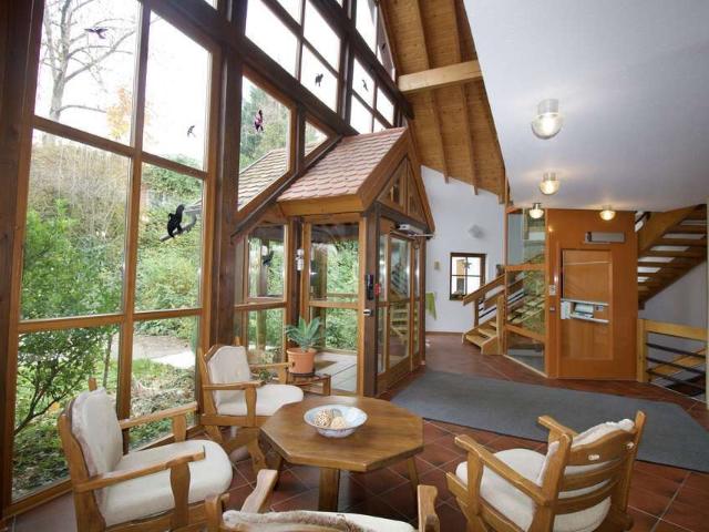 Betreutes Wohnen in beliebten Residenz Schloß Stetten – 2 Zimmer Wohnung mit Balkon!