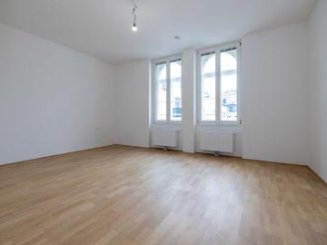 Betreuung möglich Wiener Neustadt – geräumige und zentral gelegene 3 Zimmerwohnung mit Balkon