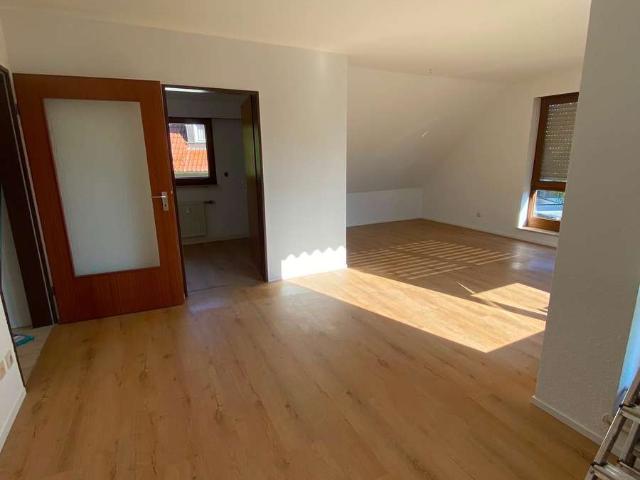 Beutelsbach, 2,5 Zimmer DG Wohnung direkt am Marktplatz, gr. Terrasse Miete