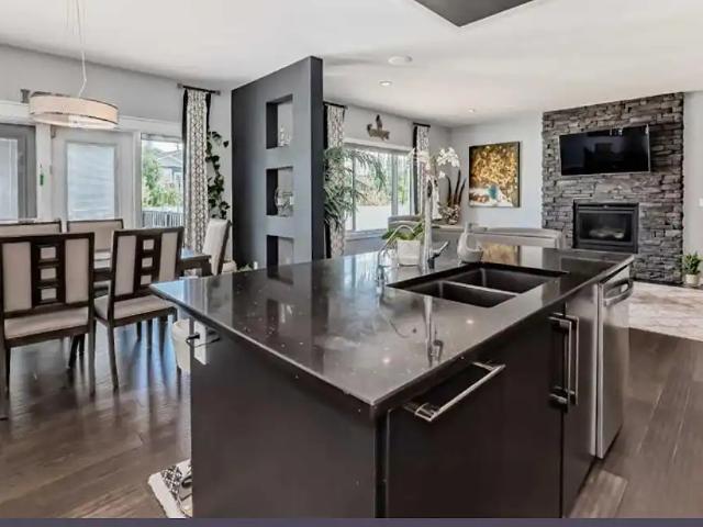 Beutiful two story house No furniture