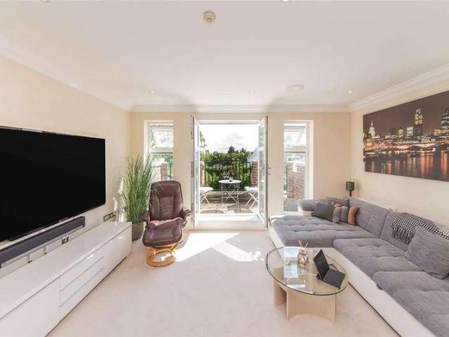 Beulah Court, Beech Hill, Hadley Wood, Hertforshire, EN4
