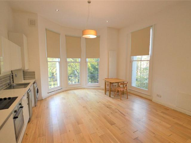 Beulah Hill, London SE19, 2 bed flat to rent, £1,700 pcm | PrimeLocation