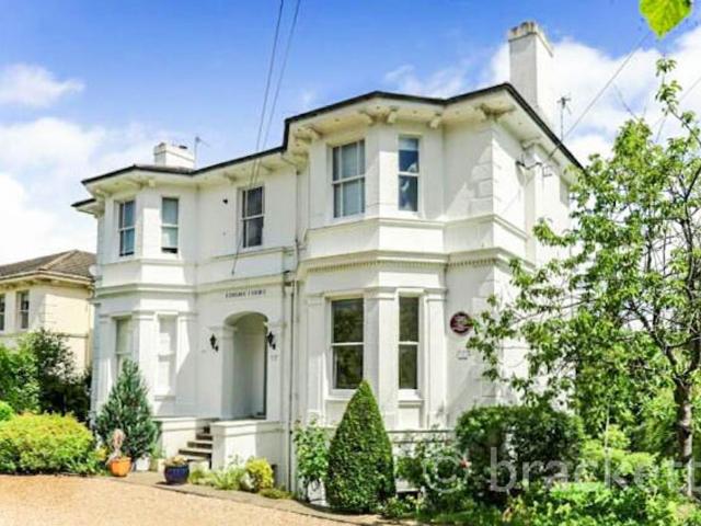 Beulah Road, Edbury Court, TN1 2 bed flat to rent £1,395 pcm £322 pw