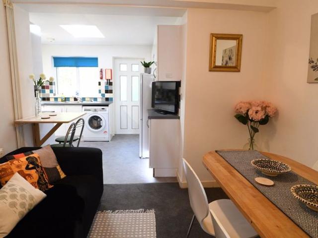 Bevendean Crescent BN2, 6 bed terraced house to rent, £520 pcm | PrimeLocation